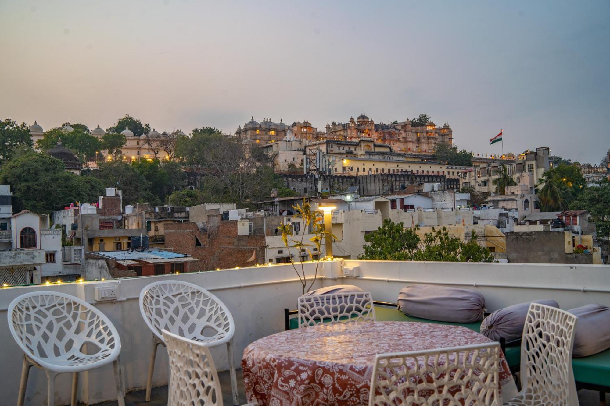 Footprint Hostel Udaipur Bagian luar foto